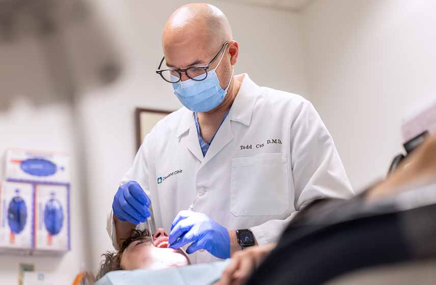 7 things dentists check during an oral cancer screening
